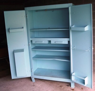 Armoire akord s90 gris graphite 90 cm 2 portes 2 tiroirs façade blanche