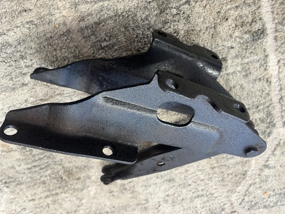 1970-71 Ford Torino Mercury Cyclone Power Brake Booster Suporte de Montagem FOMOCO - Imagem 3 de 3