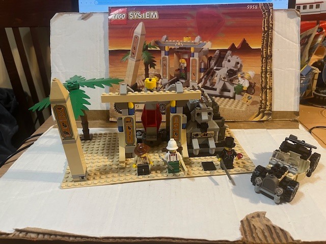 Lego 5958  Adventurers Mummy’s Tomb  Complete w/ Manual  no box