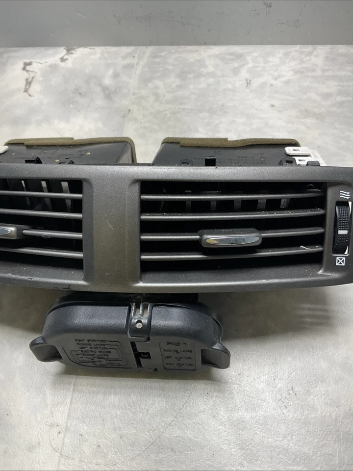 Lexus IS250 IS350 2006-2008 tablero central aire acondicionado calefacción aire ventilación moldura gris (OEM) Foto 3 de 4