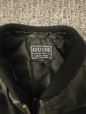 GUESS Jacke Winterrjacke   Schwarz  Mit Grau ...