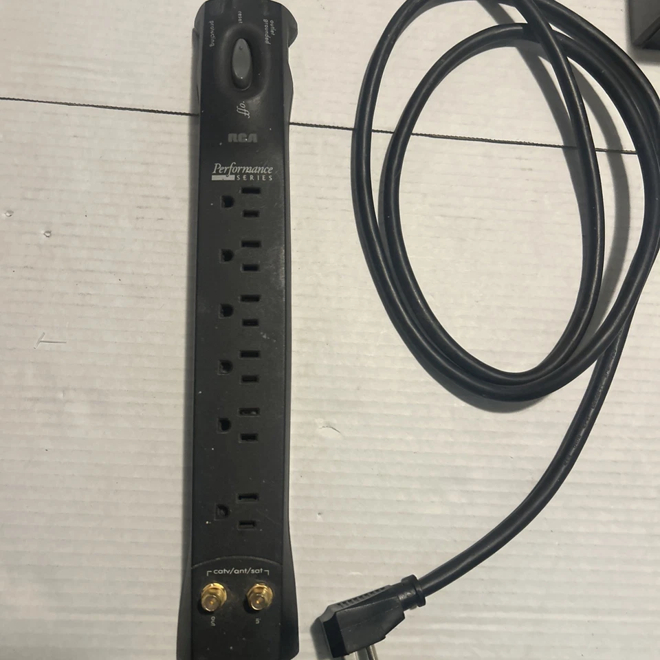 RCA SCTV2000 Transient Voltage Surge Suppressor Converter - Image 3 of 4