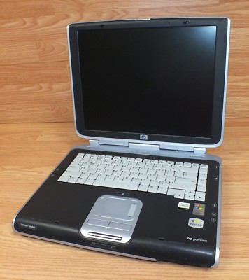 FOR PARTS** HP Pavilion ZV5000 (DP523AV) Computer Laptop Only