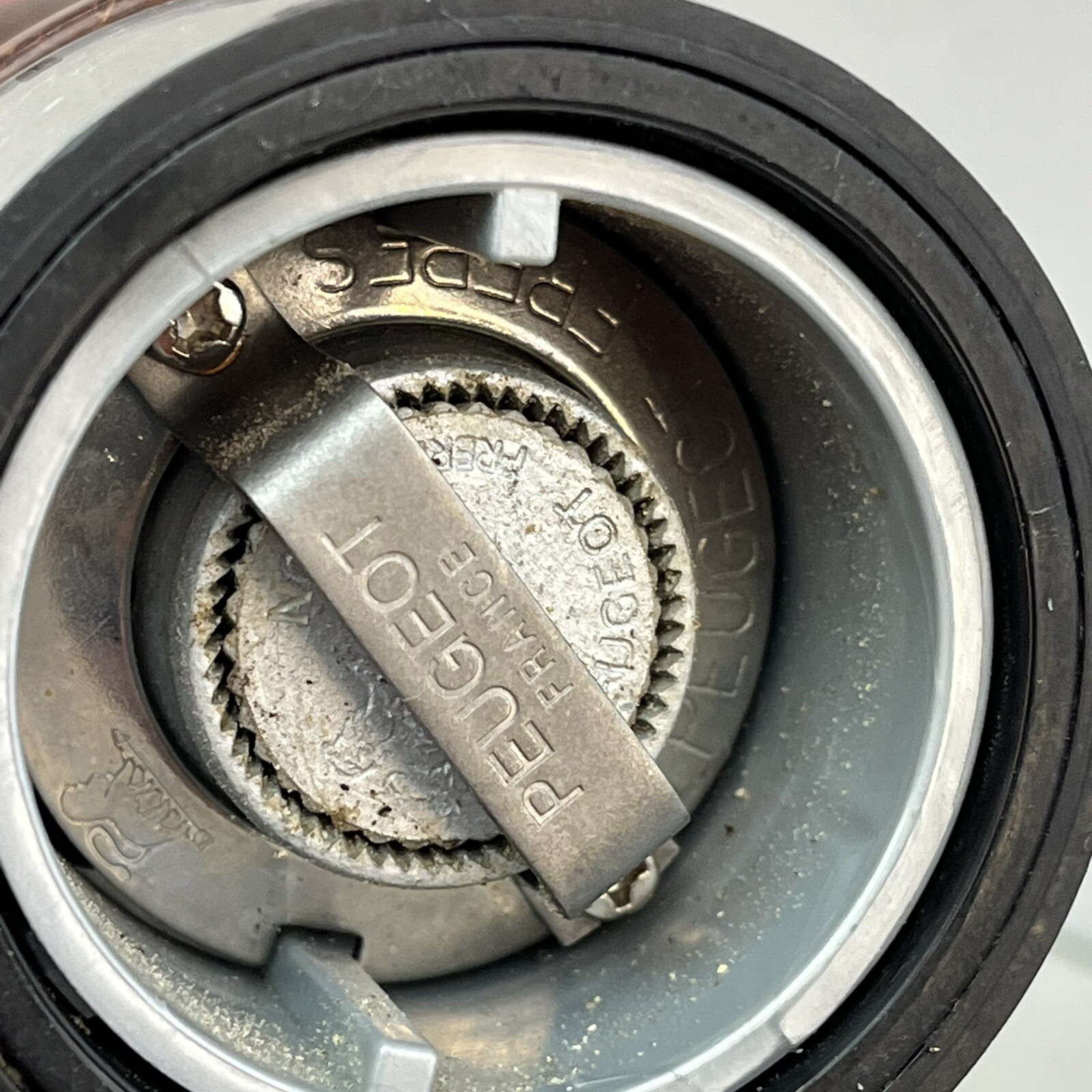 Vintage Peugeot Lion Brown Wood Brass Pepper Mill Grinders France 9 1/4