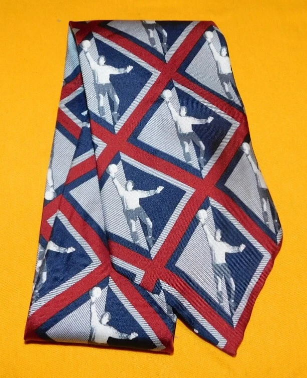 CLAIBORNE SPORT MADE IN U.S.A. BLUE/RED/GREY BASKETBALL MOTIF TIE - NECK TIES. - Imagem 2 de 3