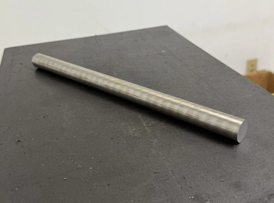 Barra redonda de acero inoxidable 304 - 13/16′′ de diámetro x 12′′ de largo - Stock de molino de torno CNC Foto 2 de 4