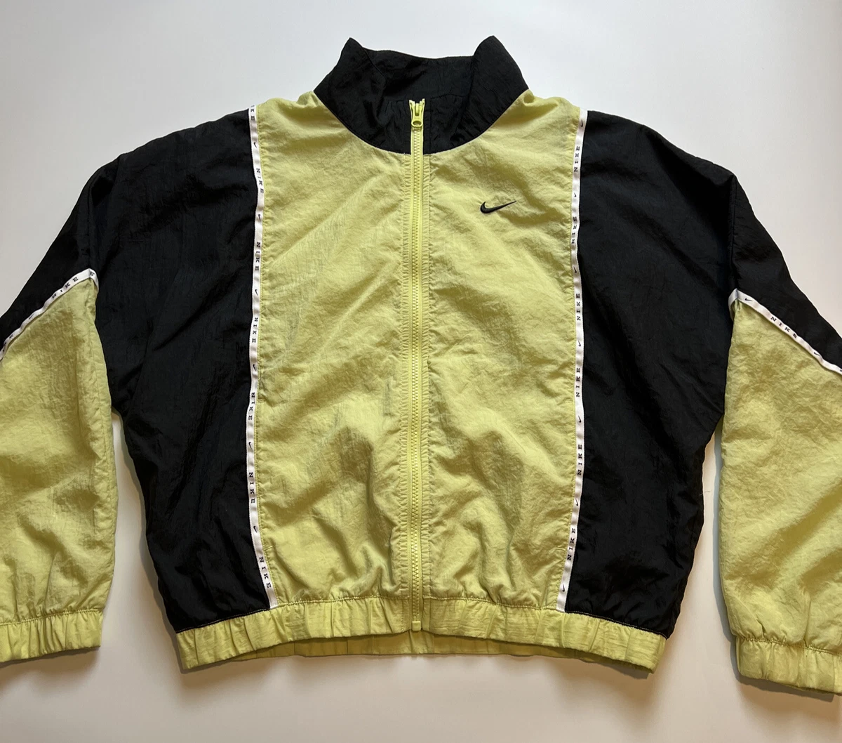 Nike black deals and yellow windbreaker