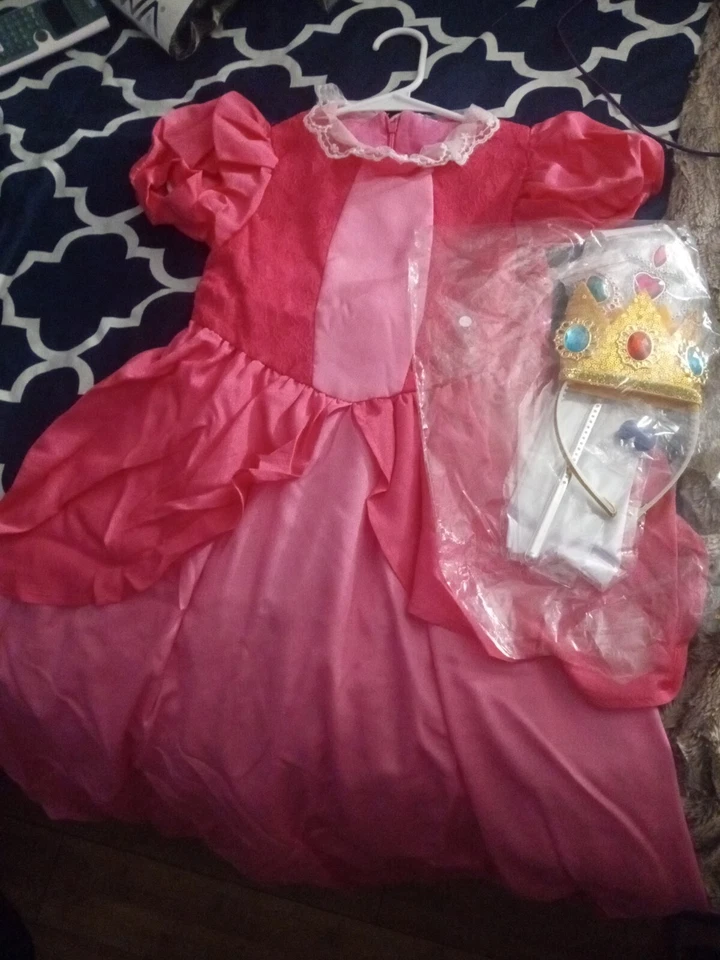 A Princess Halloween Costume For Kids size 6-7 new  - Image 3 of 4