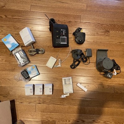 x10 security system Lot.  Untested.   Identical to Radio Shack Security System.