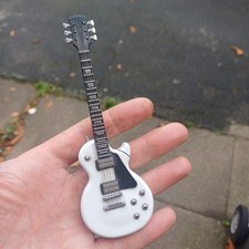 Les Paul  Cigarette lighter / Plays  Van Halen