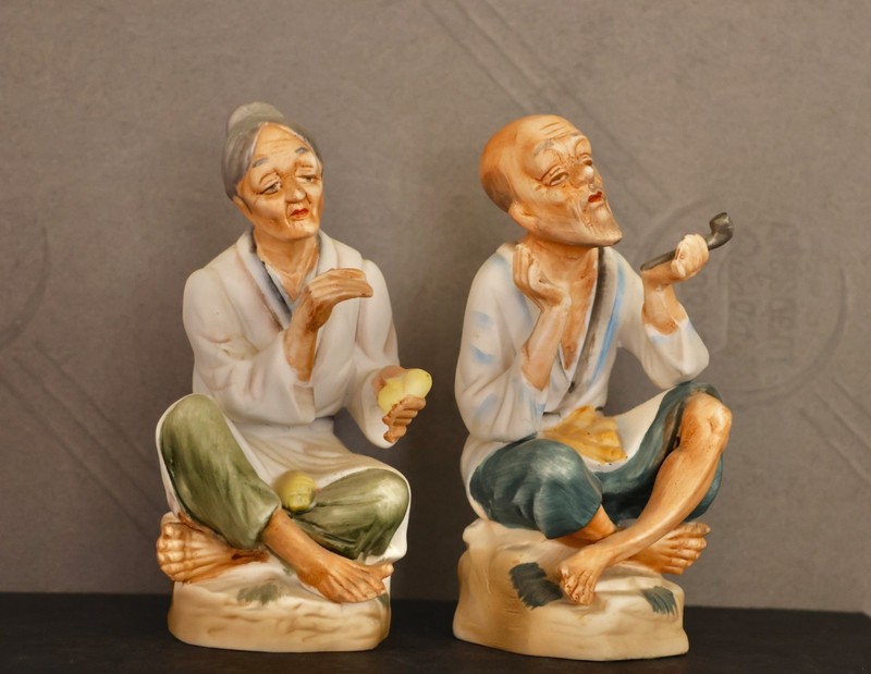 2 Figurines from ARDCO Co Made in Japan Old Couple 6x3x3"Porcelain Bisque