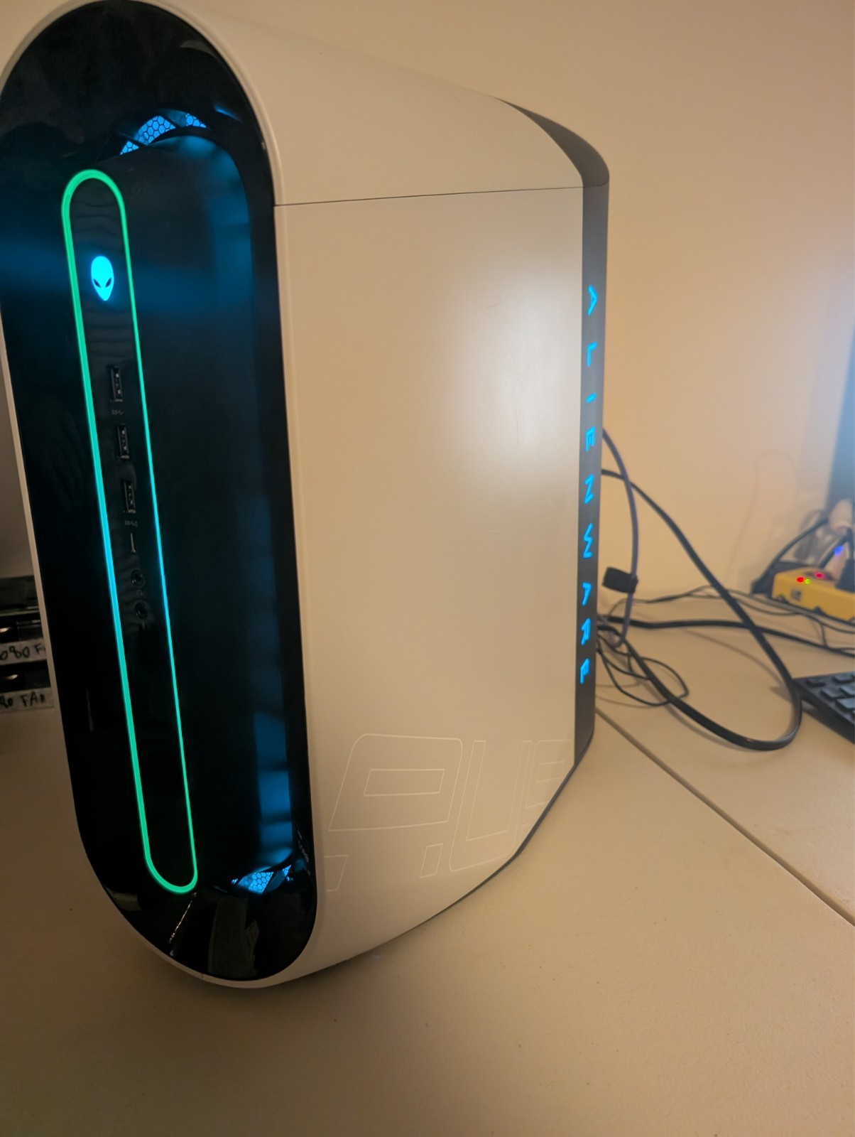 Alienware – Aurora R12 (256GB SSD + 1TB HDD, i7 11700F, 2.5Ghz, 32GB ...