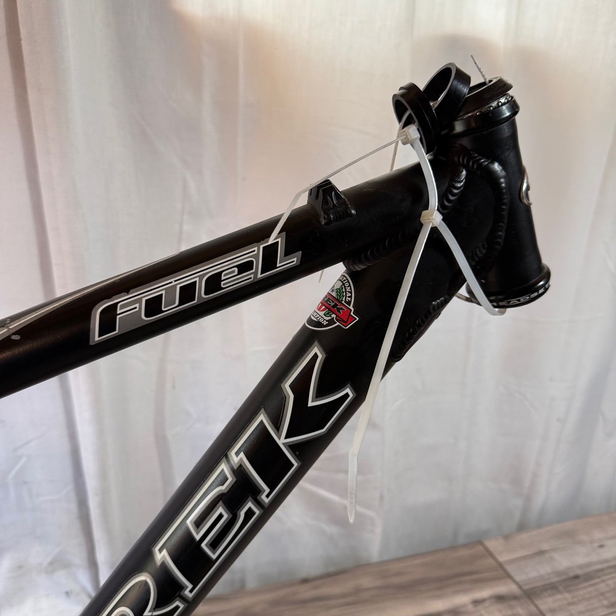 Trek Fuel 90 SLR Full Suspension Mountain Bike Frame Small 26 Rim