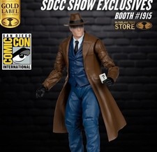 SDCC 2026 MCFARLANE THE QUESTION DC CLASSIC MULTIVERSE GOLD LABEL - IN HAND