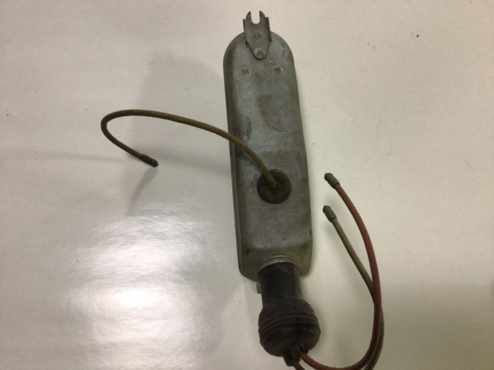 Carcasa de luz trasera Riley Wolseley 1500 Lucas L596  Foto 3 de 4