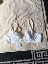 MARKS AND SPENCER SIZE 32A WHITE BALCONY UNDERWIRED BRA