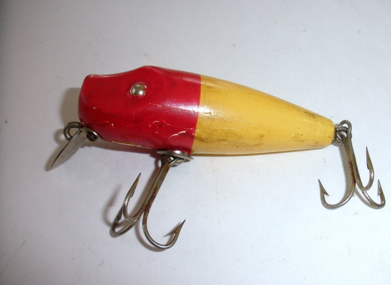 Vintage Paw Paw Runt Wood Fishing Lure, 3 Inch