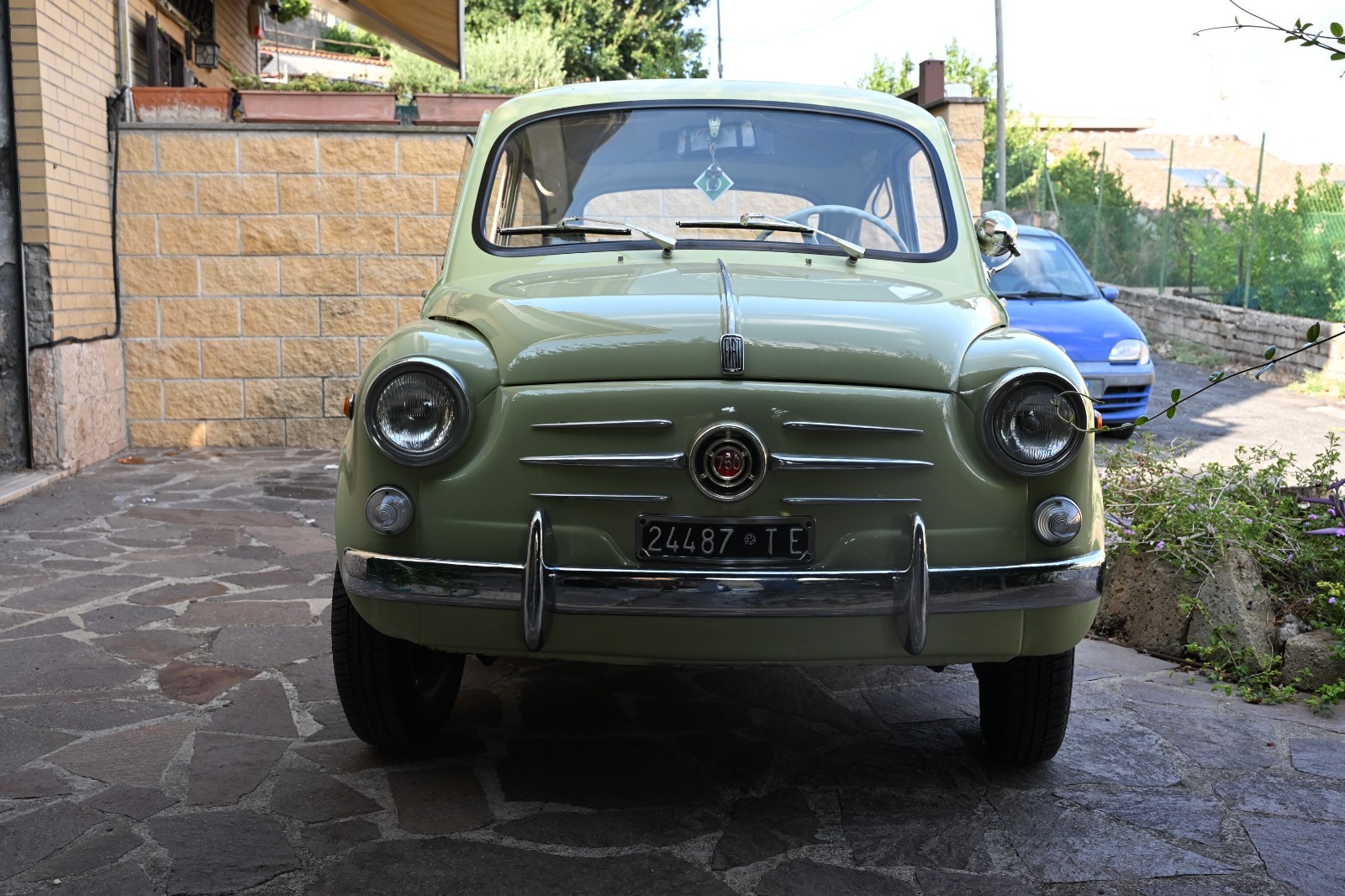 Fiat 600 d'epoca in buone condizioni