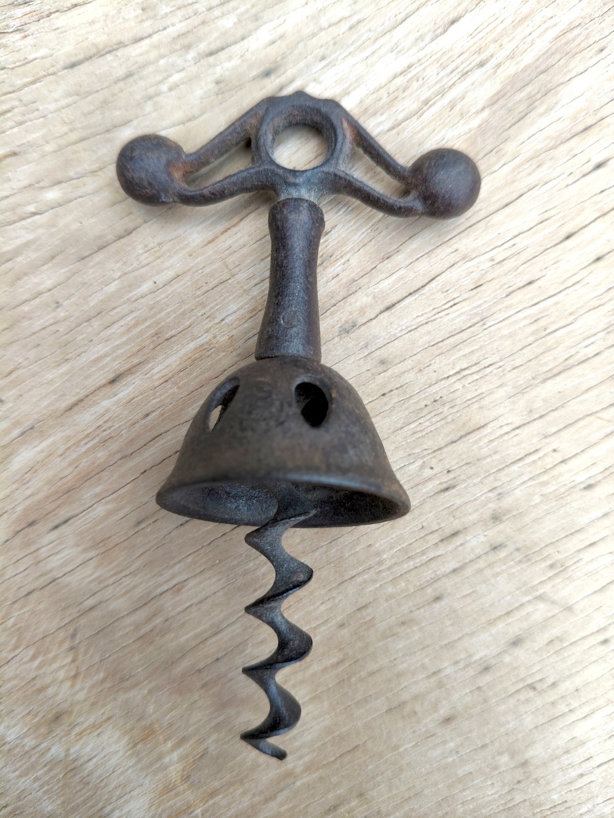 Antico cavatappi in ferro epoca circa 1800, vintage corkscrew iron 1800s