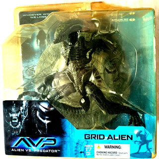 RARE AVP ALIEN VS PREDATOR GRID ALIEN MONSTER ACTION FIGURE MCFARLANE TOYS W BAS