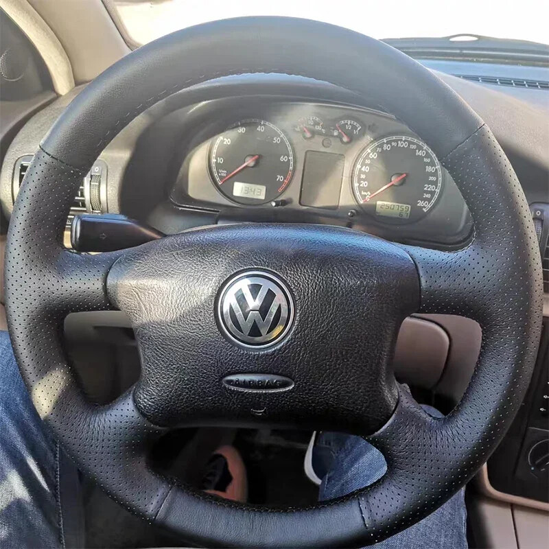 For VW Golf 4 MK4 1998-2004 Passat B5 Hand-stitched Leather Steering Wheel Cover