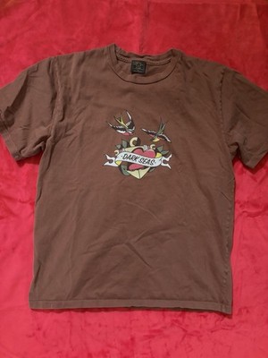 Dark Seas Division brown Tee tattoo flash swallows, heart Size Medium.