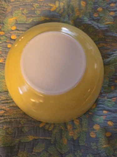 PYREX Primary Yellow #404 Large 10" Nesting Mixing Bowl 4 Qt