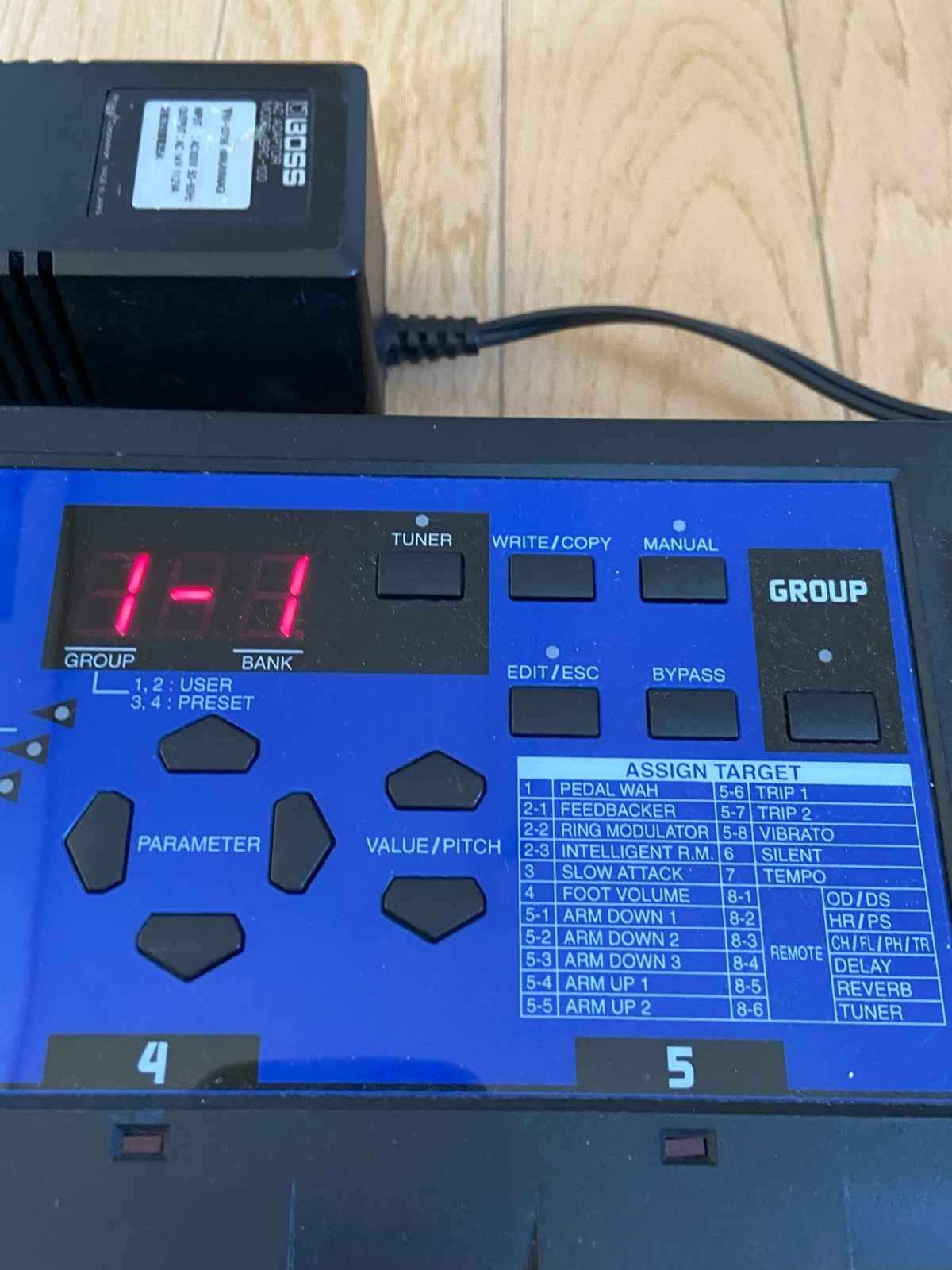 Boss ME-8 Guitar Multi-Effects Pedal  Adapter Included  Used free shipping