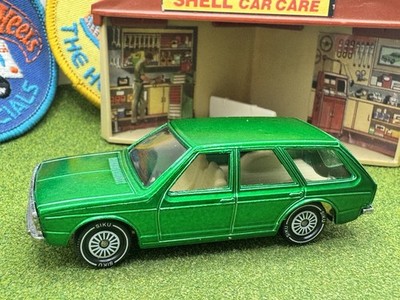 Siku VW Passat Variant Wagon 1029 Green Blue Windows Volkswagen