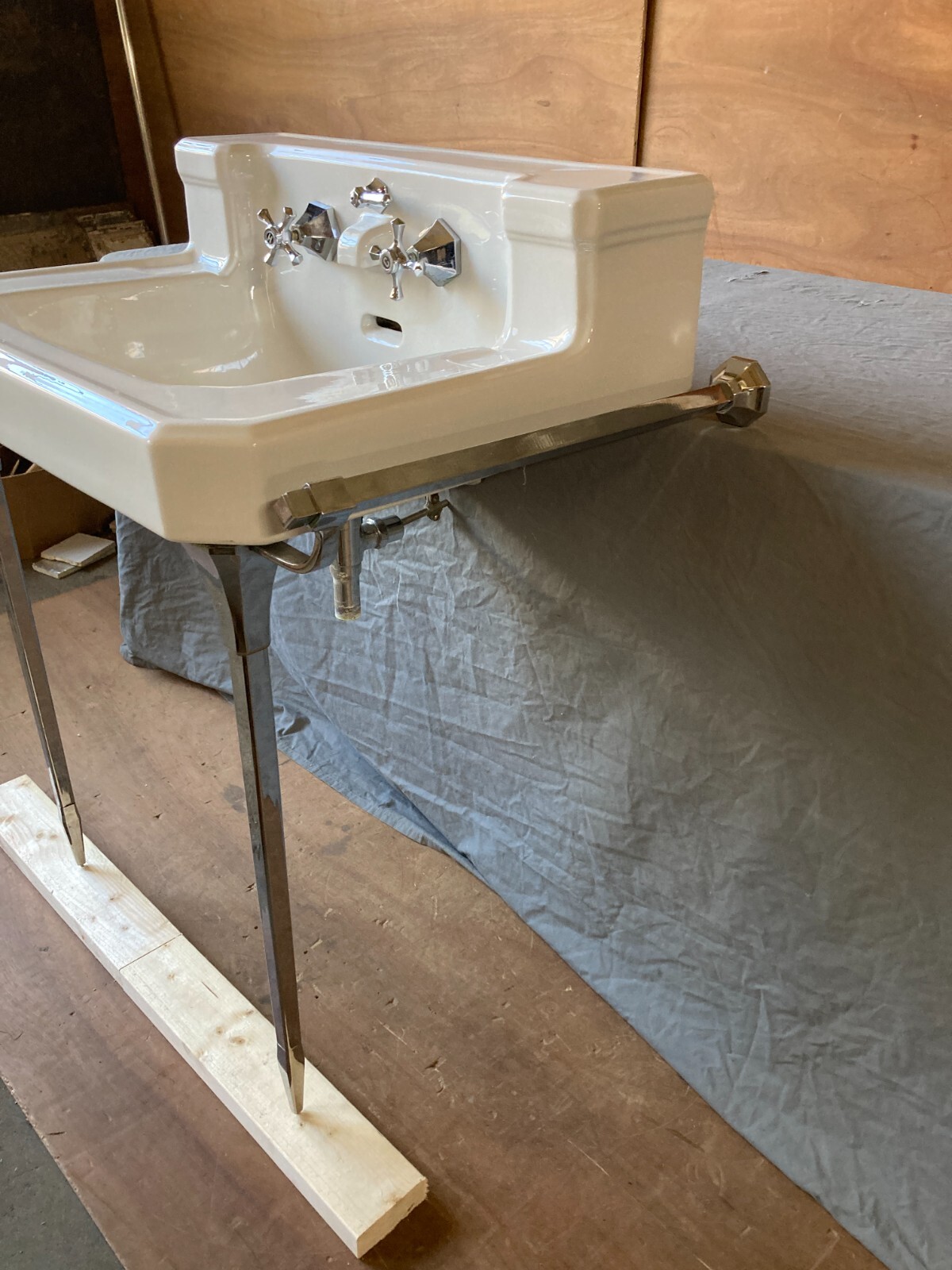 Vtg Mid Century White Bath Wall Sink Chrome legs Towel Bars Old