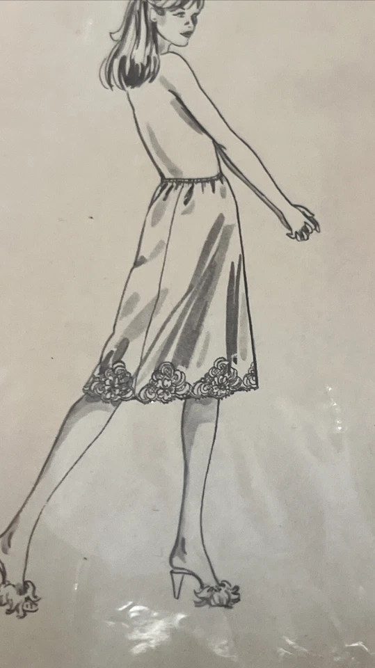 FONDO DE ENCAJE ROJO SLIP PEQUEÑO FORMA CAPTIVA 100% NYLON SATINADO TRICOT EE. UU. SIN ABRIR Foto 4 de 4