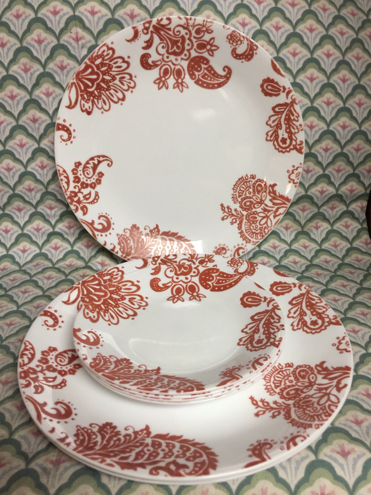 8 Pc Corelle RED PAISLEY 4 Dinner Plates 10.25” 4 Dessert Plates 6.75