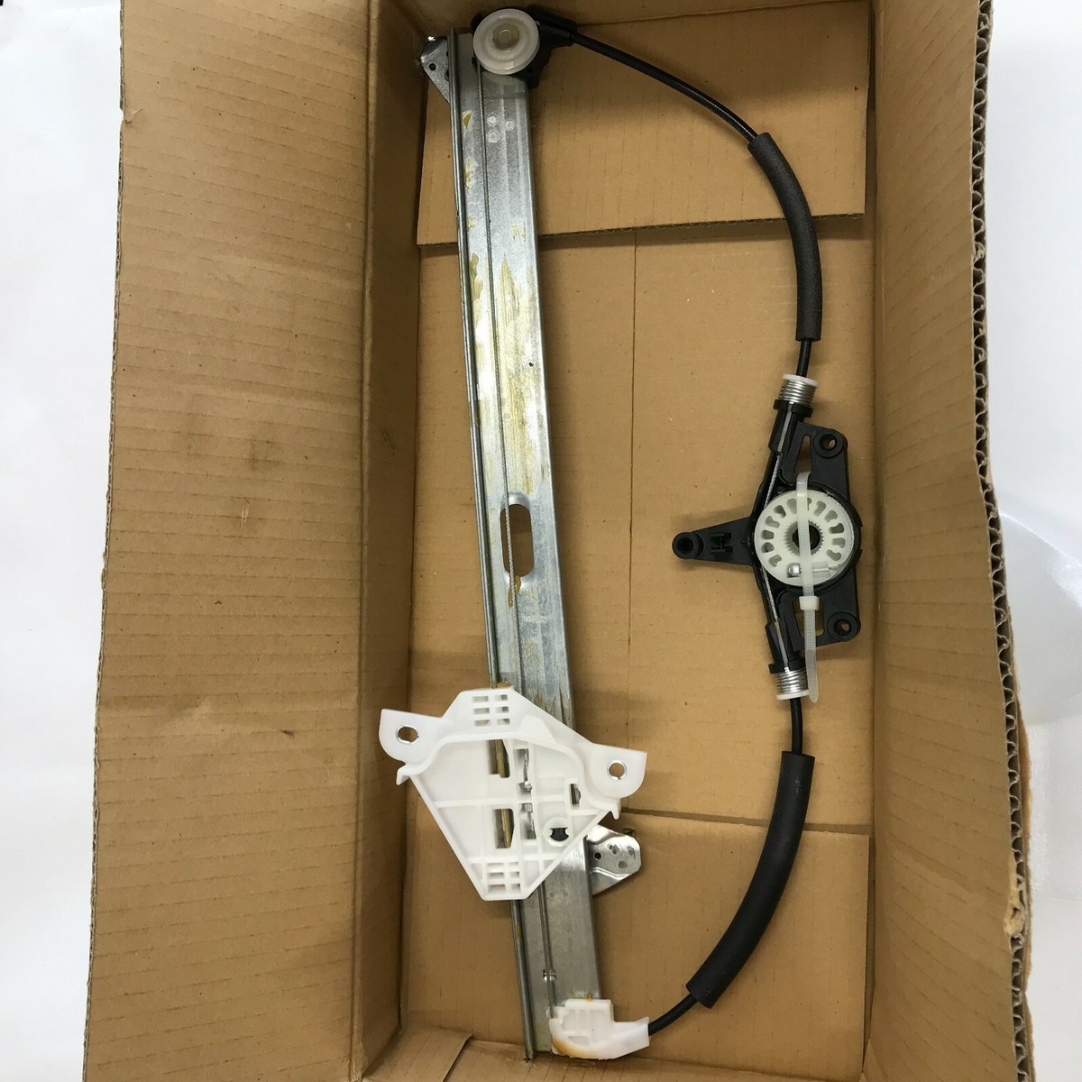 2014 - 2017 2018 Mazda 3 Sport Front Right Power Window Regulator  