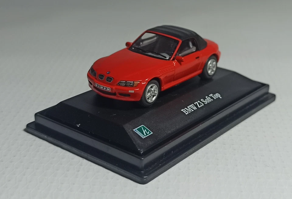 HONGWELL CARARAMA 宝马 Z3 软顶红色 1: 72 压铸迷你玩具车带盒 — 第 4/4 张图片