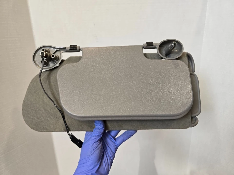 2000-2005 Buick Lesabre Left Right Pair of Sun Visors Gray illuminated OEM A088 - Image 4 of 4