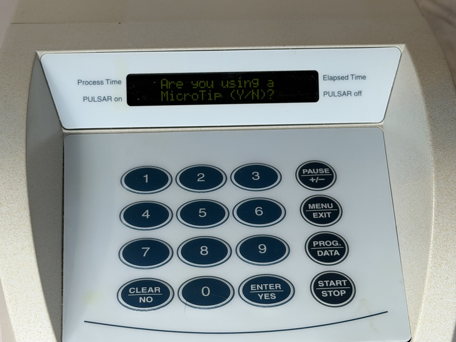 Misonix Sonicator 3000 S3000 Ultrasonic Processor 550W 20kHz — Powers On