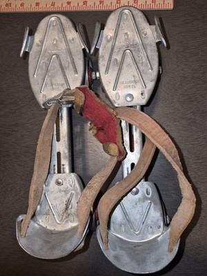 Vintage Wards Speedline Roller Skates Red Wheels , Wheels Have No Signs Of Use 