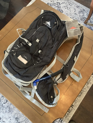 New High Sierra 14L Hiking Camel-pack Black/Gray Waist/Chest Straps