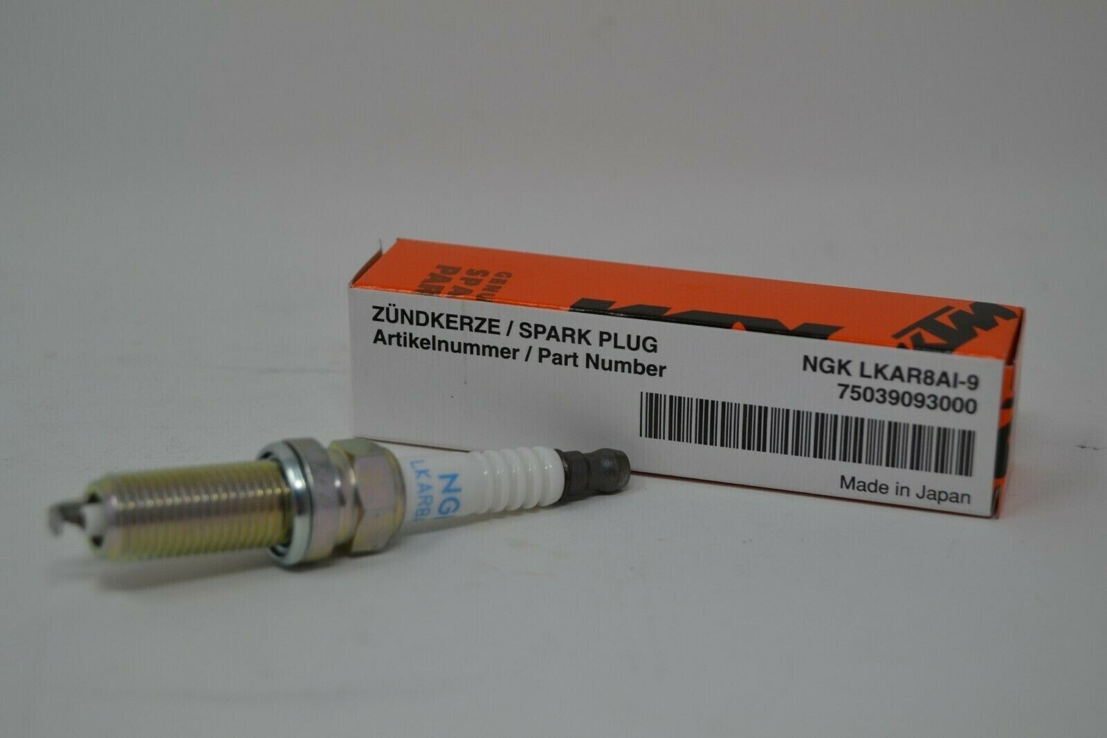 KTM 75039093000 SPARK PLUG M12X1,25 LKAR8