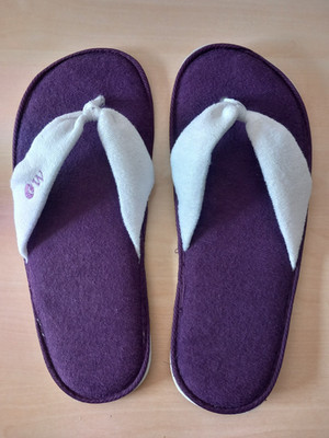 Flip Flops Zehentrenner Gr. 45 46 Stoff lila Spendenaktion