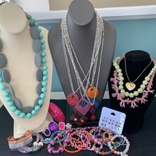 KIDS GIRLS JEWELRY PARTY LOT 40 PIECES HELLO KITTY PRINCESS DRESS UP PARTY K745