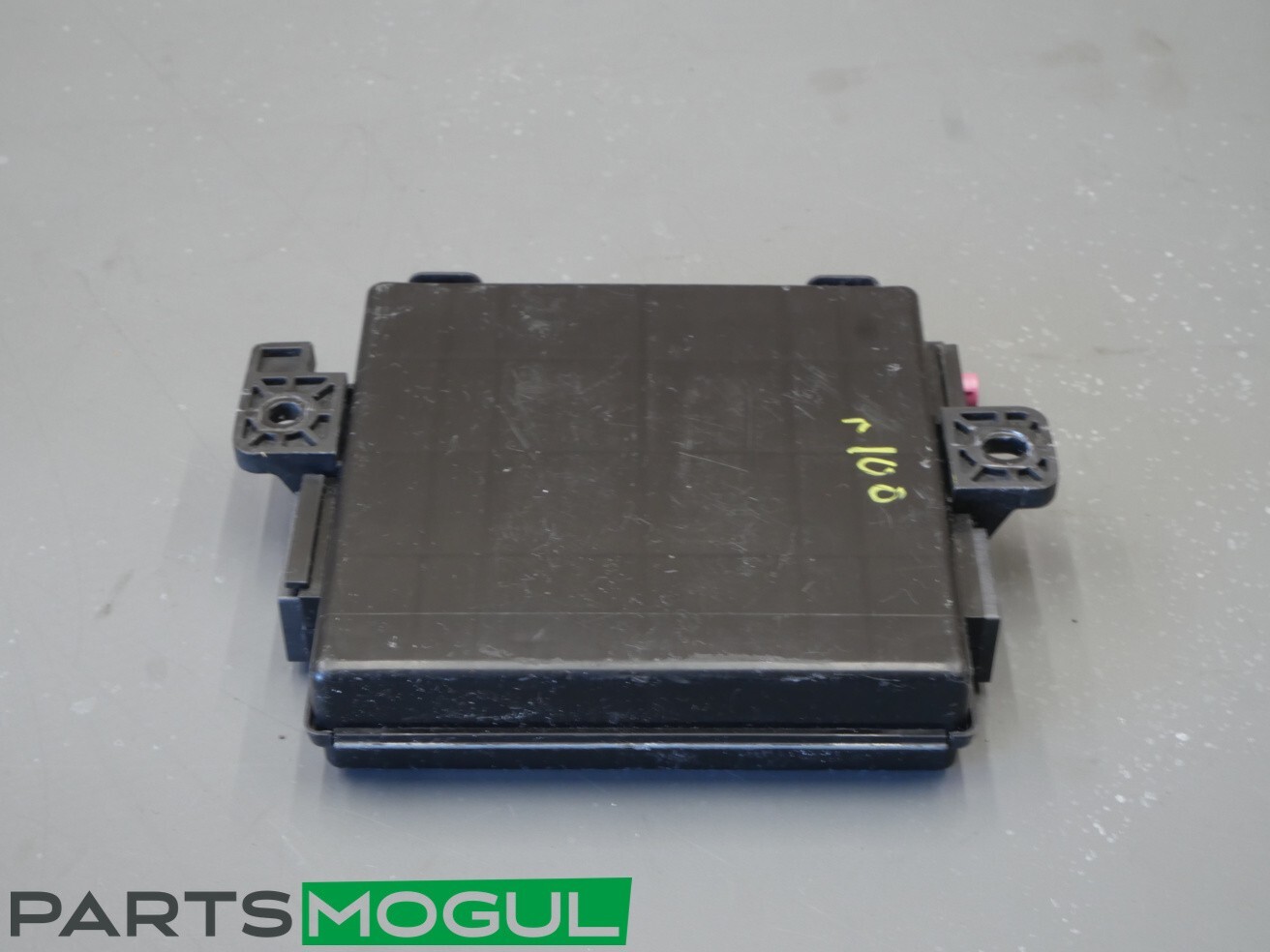 14-18 Maserati Ghibli Rear Roof Keyless Entry Start Control Module Plugs Oem