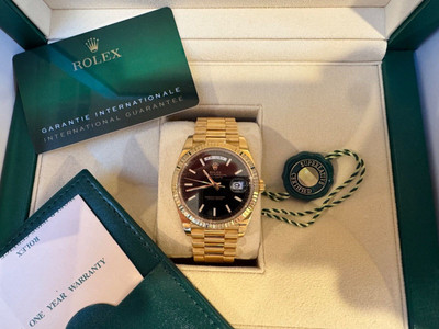 Rolex Day-Date 40 President 18k Yellow Gold Black Motif Dial Watch B/P 228238