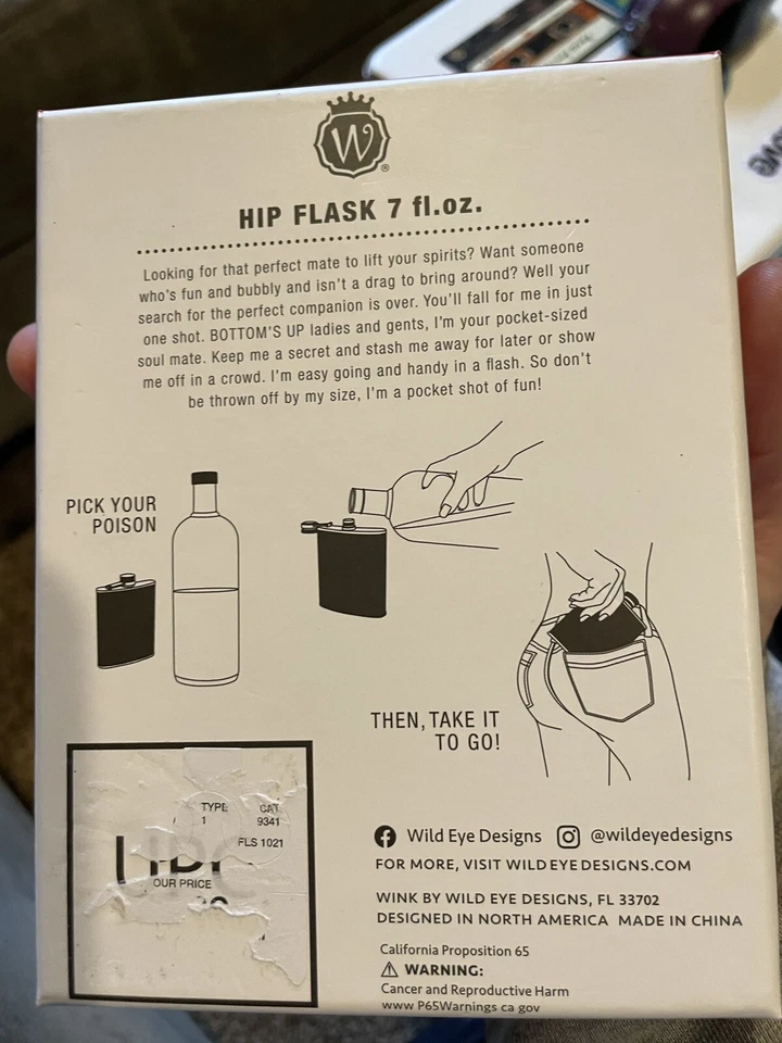 Funny Christmas Gifts Secret Hip Flask "Dear Santa Define Naughty" Foto 4 de 4