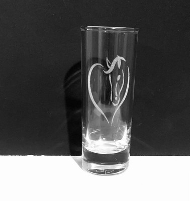 Pferdekopf im Herz graviert Schnapsglas Geschenk 60ml 20z