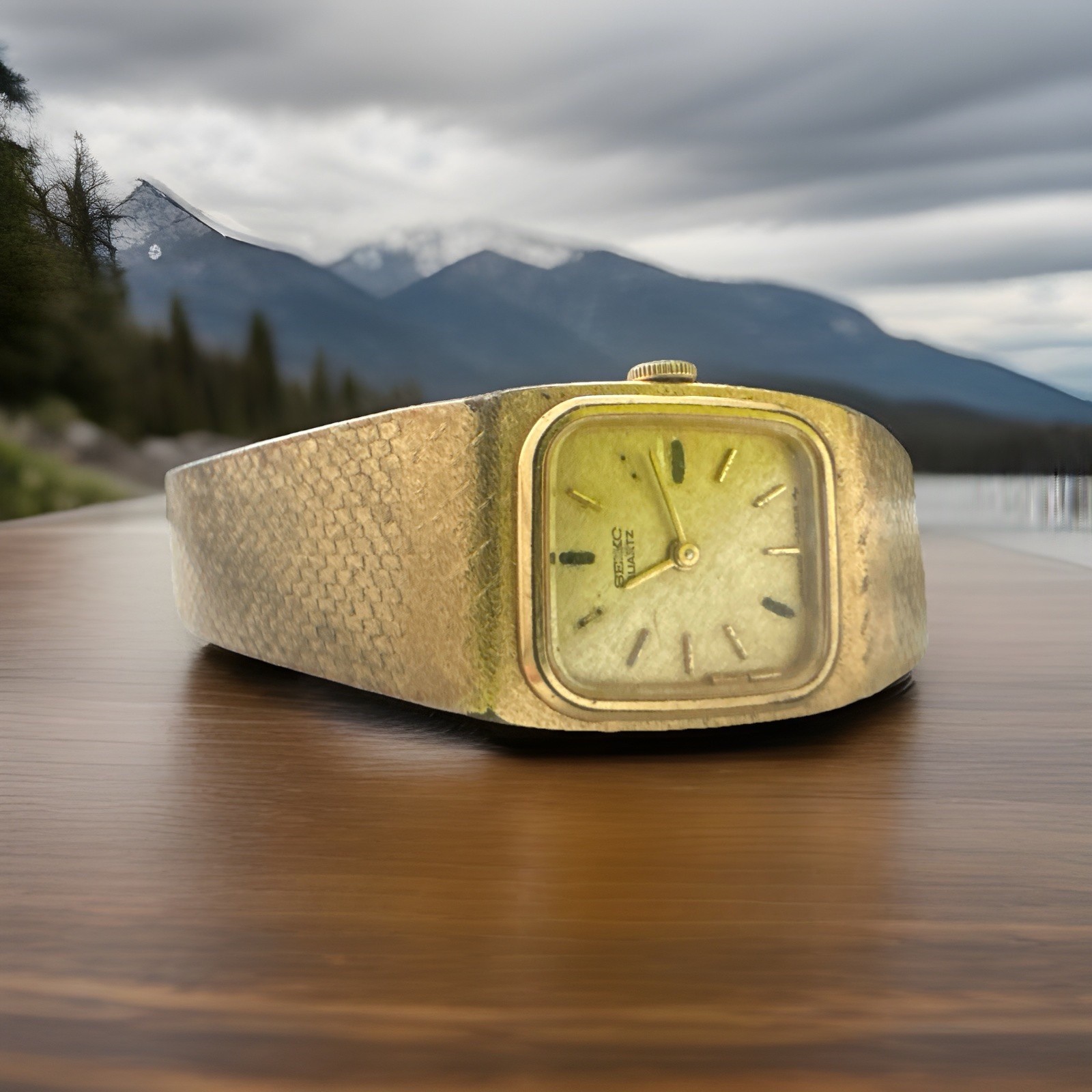 Tone 1400-5258 Not Gold Tank As Women Dial Tested 17mm Watch Seiko Champagne is - vintagewatches.pk