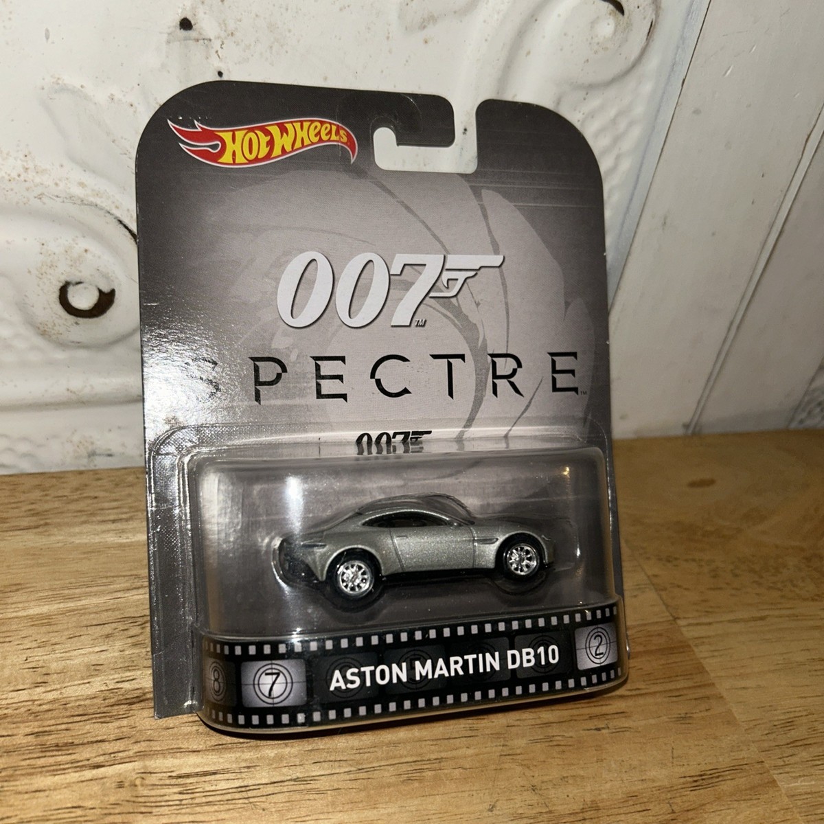 SPECTRE 007 DB10 Martin Aston Wheels Hot ミニカー 1/64 MARTIN ASTON SPECTRE BOND JAMES OO7 RIDERS REAL WHEELS HOT ミニカー