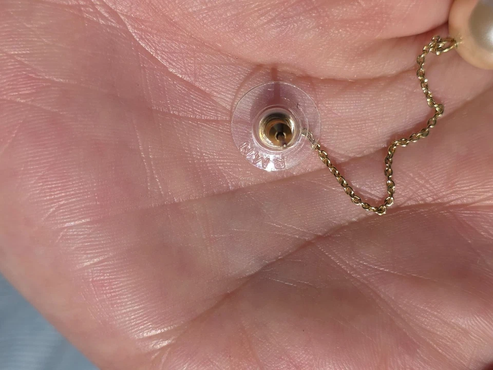 Pendientes colgantes de oro Robert Lee Morris RLM con cadena y gota de perlas de imitación Foto 3 de 3