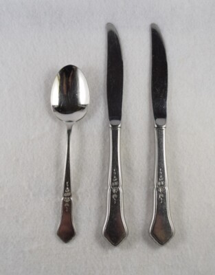 Oneida Stainless GAZEBO 1 Oval Soup 2 Dinner Knives LOT 3