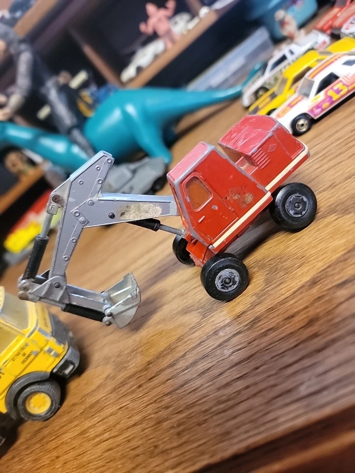 Matchbox SuperKings Dump Truck K-139 And Track Hoe Department of Highways - Image 3 of 4